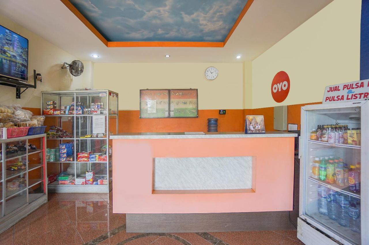 Super Oyo 2639 Oxy Townhouse Hotel Manado Exterior foto
